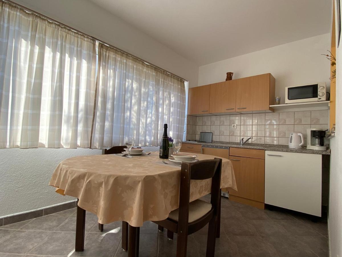Guest House Dijana Krk Town Exterior foto