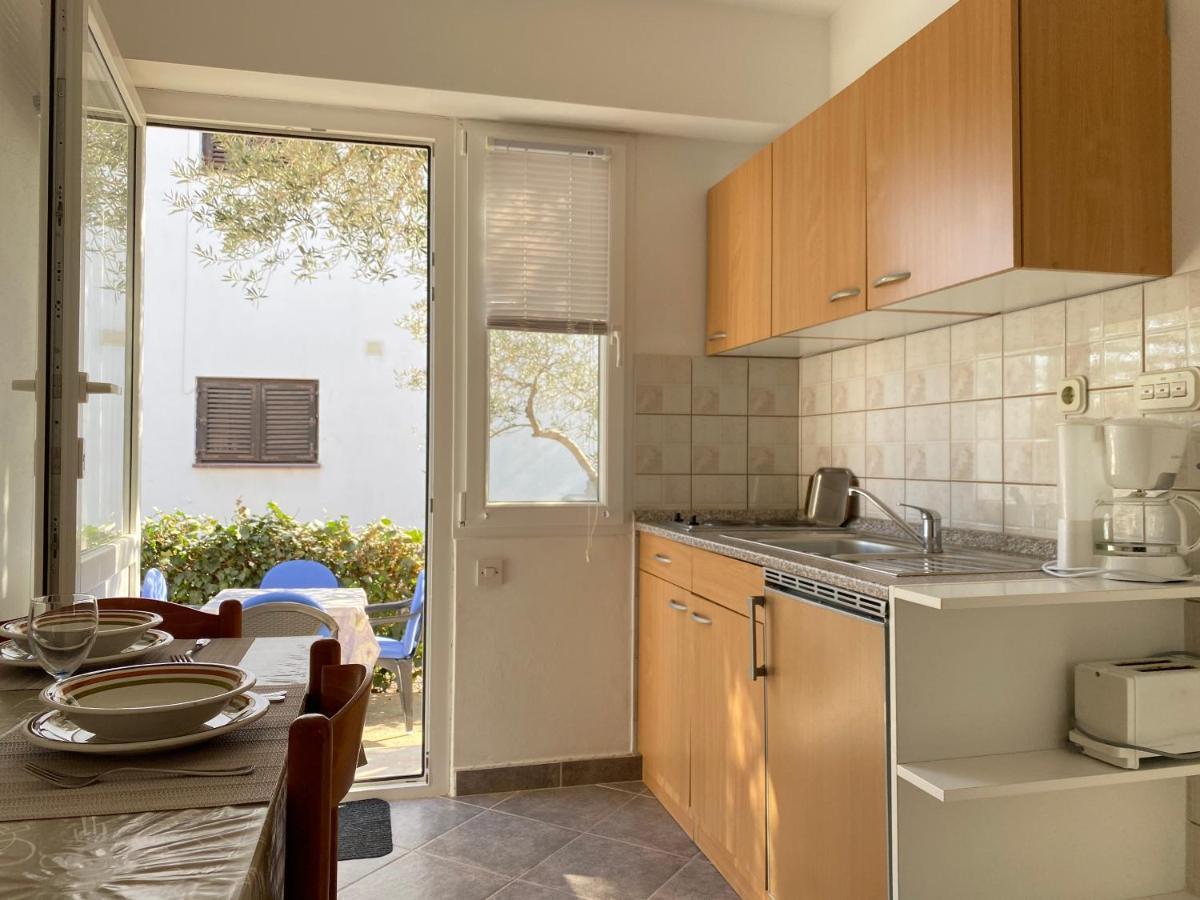 Guest House Dijana Krk Town Exterior foto
